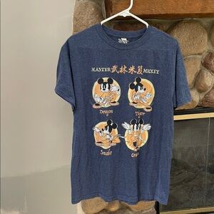 🔆DISNEY🔆Master Mickey dark blue t-shirt >> 4 positions >> size MED